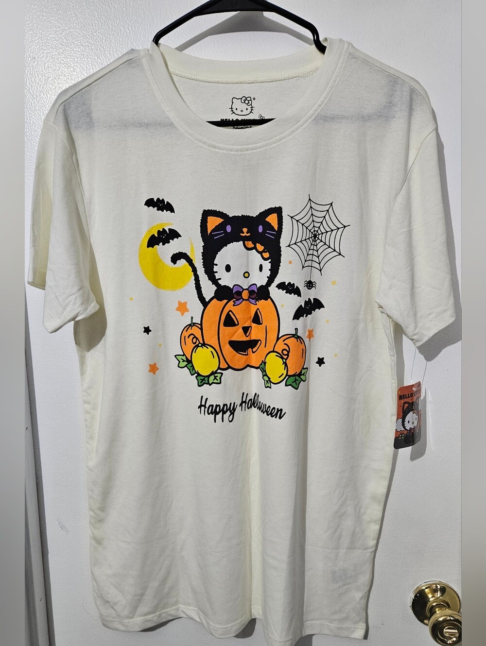 Hello Kitty Sanrio Cream Tee with Black Cat & Orange Pumpkin Graphic Womens M